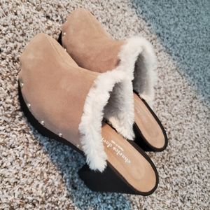 Never worn, beautiful Charles David Clogs size 40